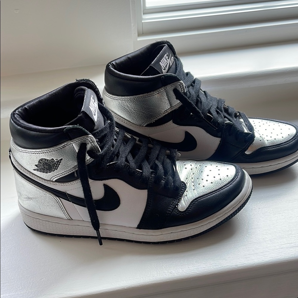 Air Jordan 1 Retro High OG “Silver Toe” Sneakers
